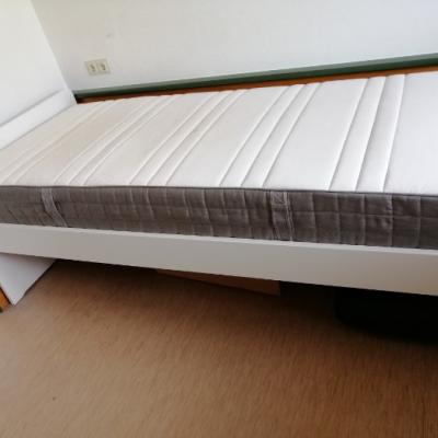 Ikea Bett 90x200 mit Matratze, 100€ - thumb