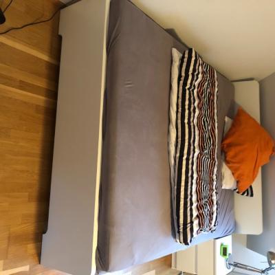 Bett, Lattenrost und Matratze - thumb