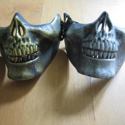 2 Stück Totenkopf Masken - Halloween, etc - Kunststoff - thumb