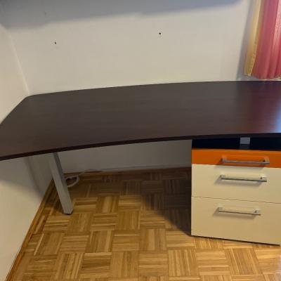 Schreibtisch mit Schubladen - thumb