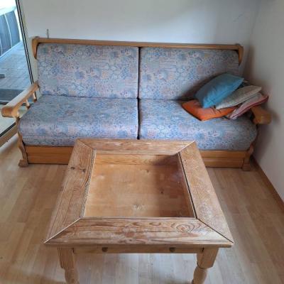 Selbstabholung: Rustikales Sofa mit Tisch - thumb