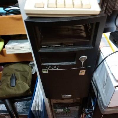 Standcomputer Marke Dell um 90euro - thumb