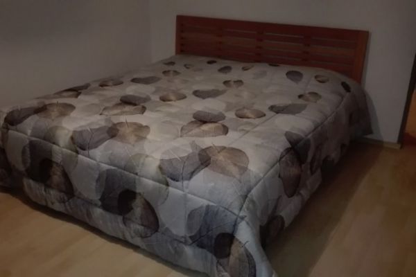 Doppelbett zu verkaufen