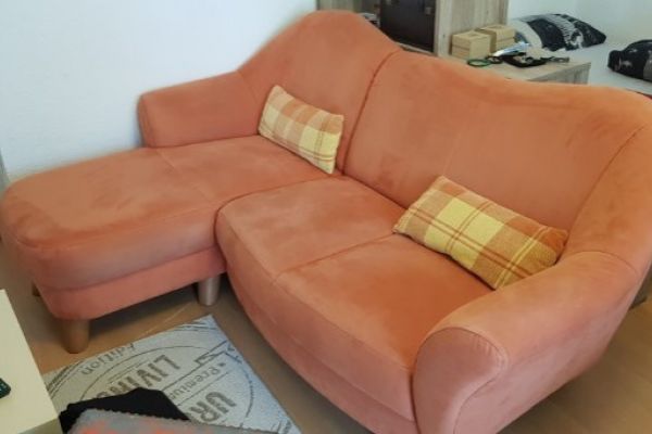 Kaum genutztes Sofa für bis zu 3 Personen um 40€