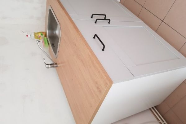 Ikea Küchenschrank (160 Euro)