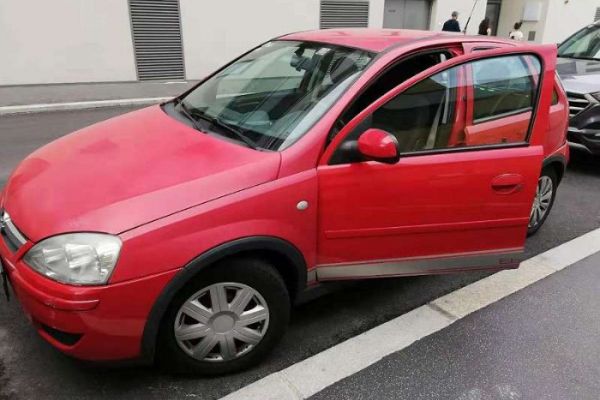 Opel Corsa C Eibner Edition - € 1000,--