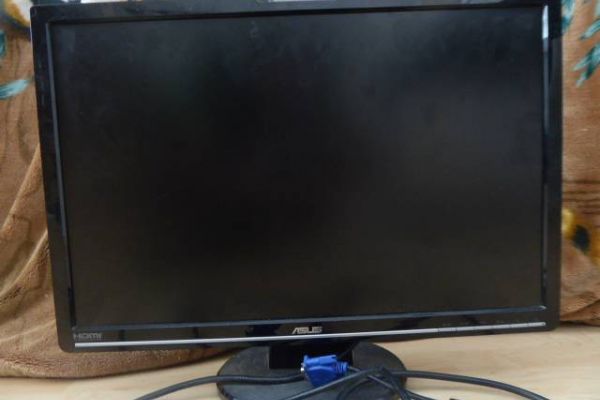 Asus Lcd monitor Hdmi 1.3 Mega pixel kamera, 50x35 cm+ VGA Kabel