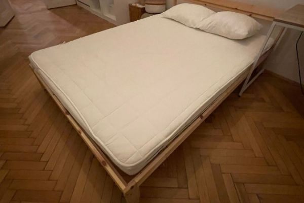 IKEA Bett & Matraze (dieses Jahr gekauft)
