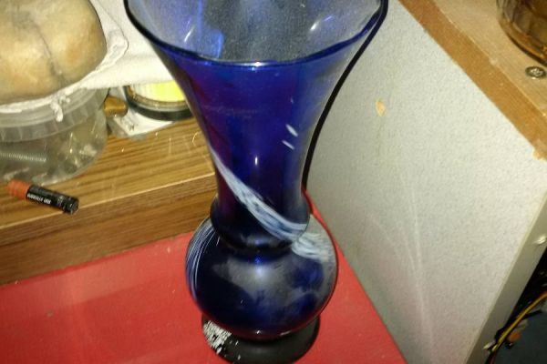 Vase handmade weiss blau glas