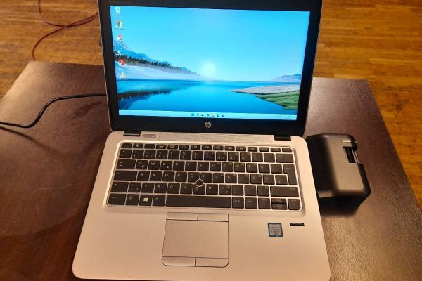 HP Elite book 820 G3 13 Zoll Bildschirm 8 GB RAM 250 Gigabyte Festplat