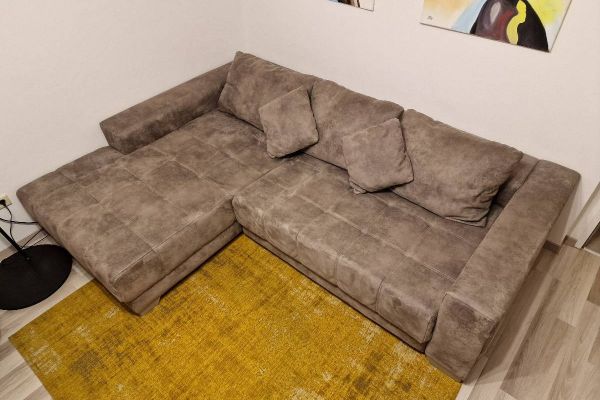 Couch, elektrisch ausziehbar