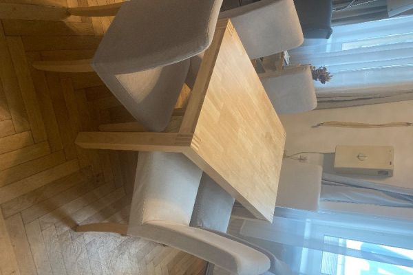 Ikea Tisch und Stühle
