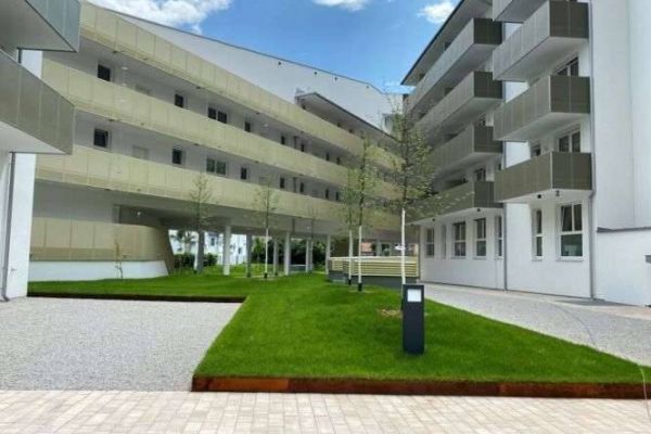 Neubaumietwohnng mit großem Balkon