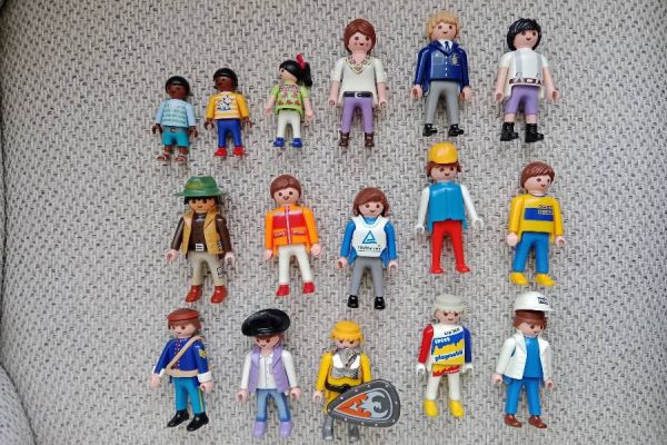 16 Teiliges Playmobil Figuren Set, KOMPLETTES Set abzugeben FIXPR.25€
