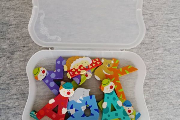 9 Teiliges Buchstaben Set zusammen mit Koffer FIXPREIS 5€/NUR SELBSTAB