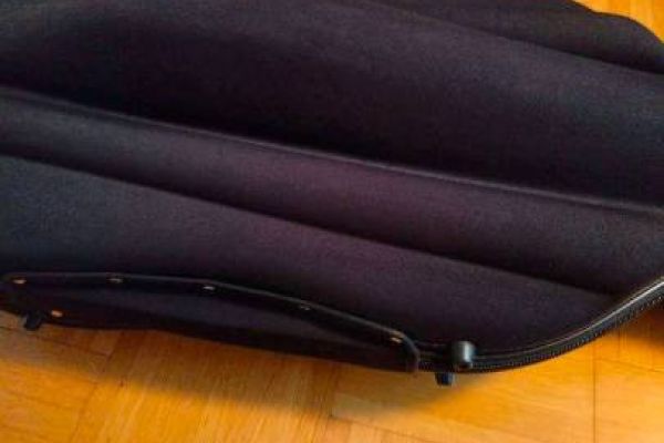 Cello Hartschalenkoffer wenig benutzt 130x56 cm schwarz mit neuen Trag