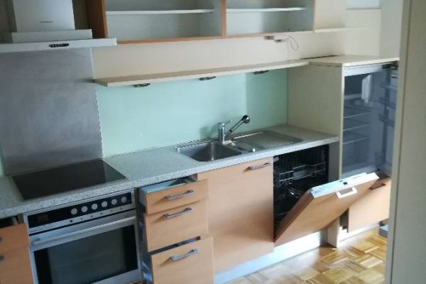Top aufgeteilte 2-Zimmer-Whg mit 2 getrennt begehbare Zi, WG-geeignet