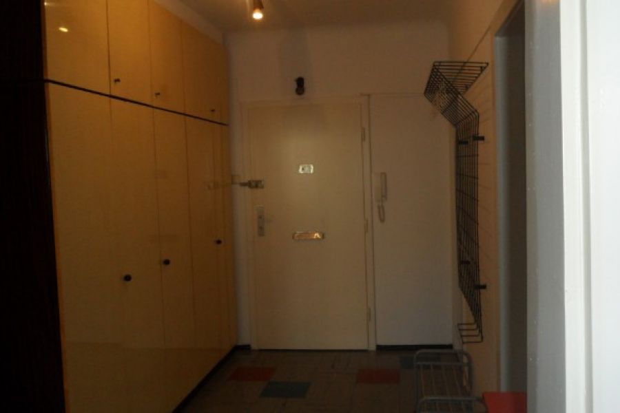 Biete private 60 m2 Wohnung für 3 Jahre mit Verlän - Bild 1
