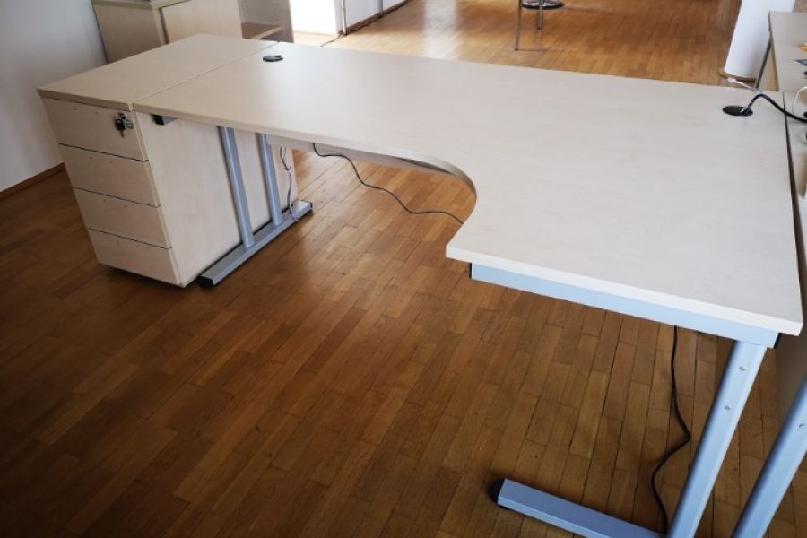 Schreibtisch mit/ohne Rollcontainer - Bild 1