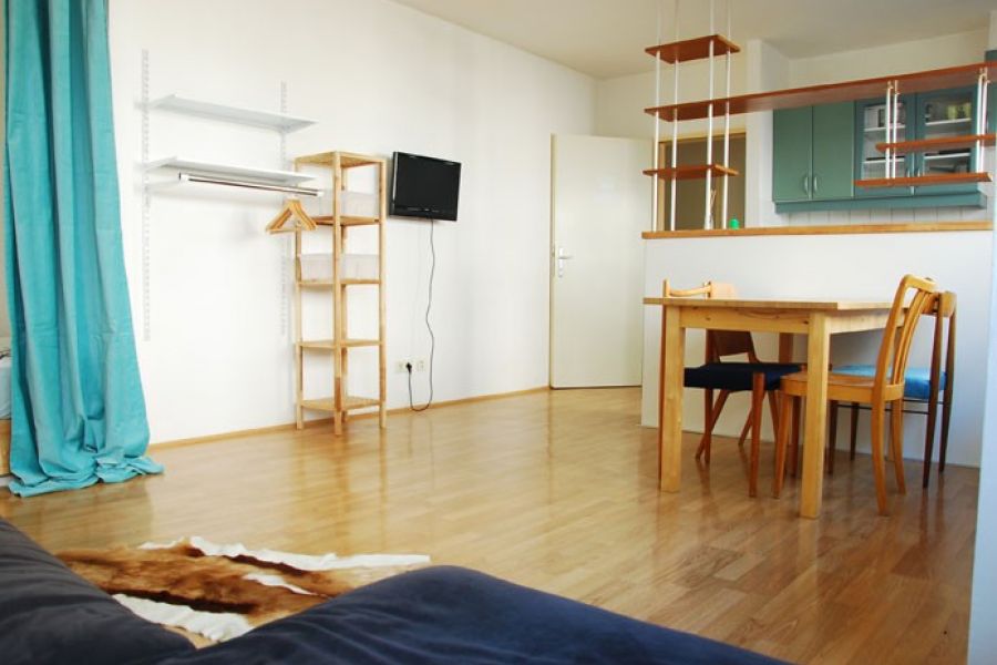 Fully equipped apartment for a single or couple in - Bild 1