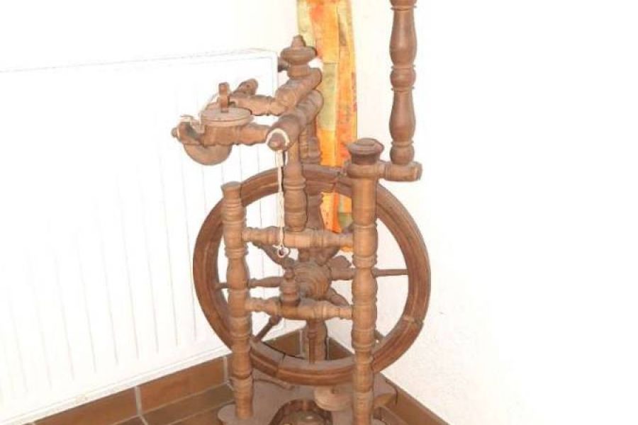 Antikes Spinnrad - Bild 1