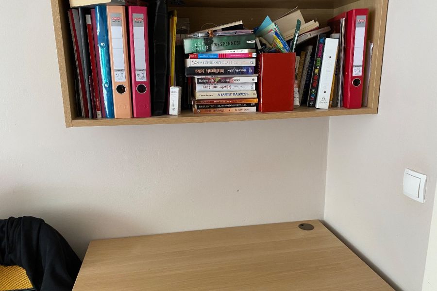 Schreibtisch mit Regal - Bild 1