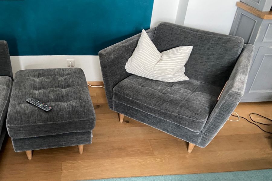 Couch mit Stuhl und Hocker - Bild 1