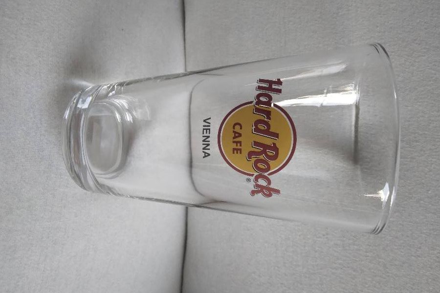 Hard Rock Cafe Vienna Glas 17cm hoch 9.5cm Durchm FIXPREIS 10€ - Bild 3