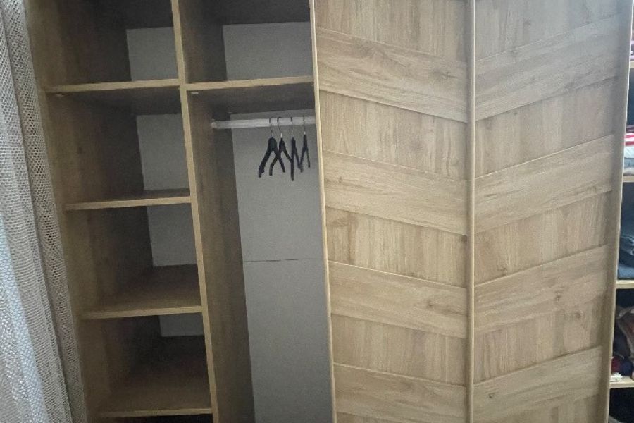 Schwebetürenschrank aus holz + mit Spiegel - Bild 3
