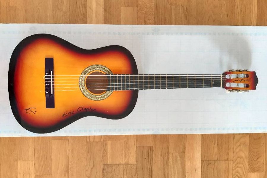 Gitarre mit Solo Tuner - Bild 4