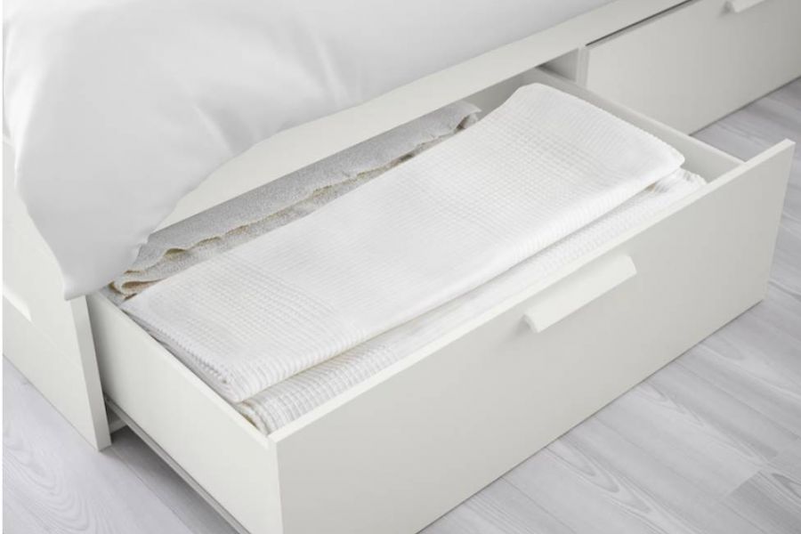 Bett mit 4 geräumigen Schubladen - Bild 1
