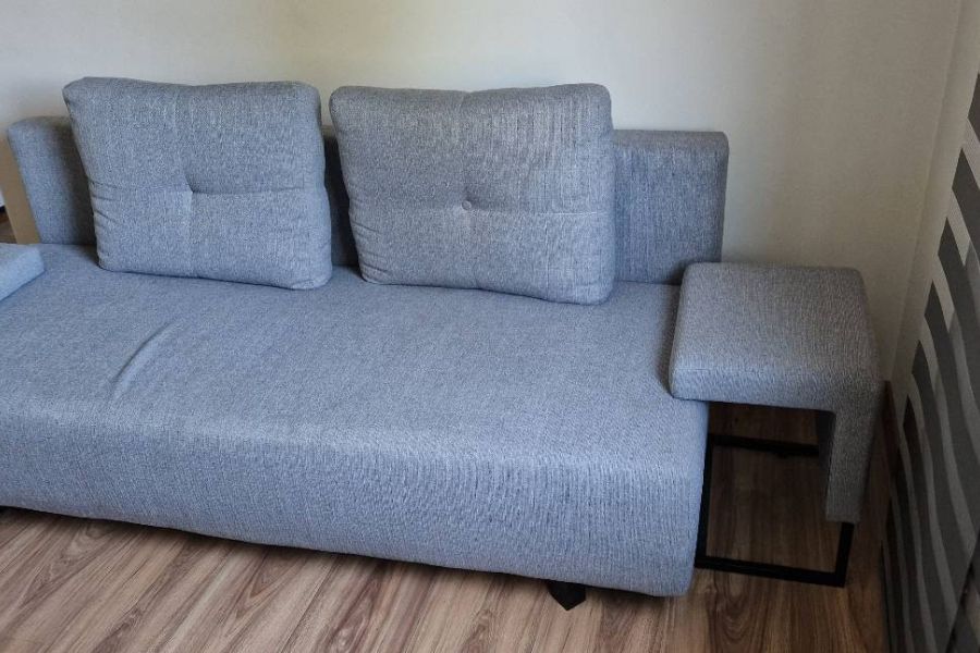 Graues Sofa mit Stauraum - Bild 1