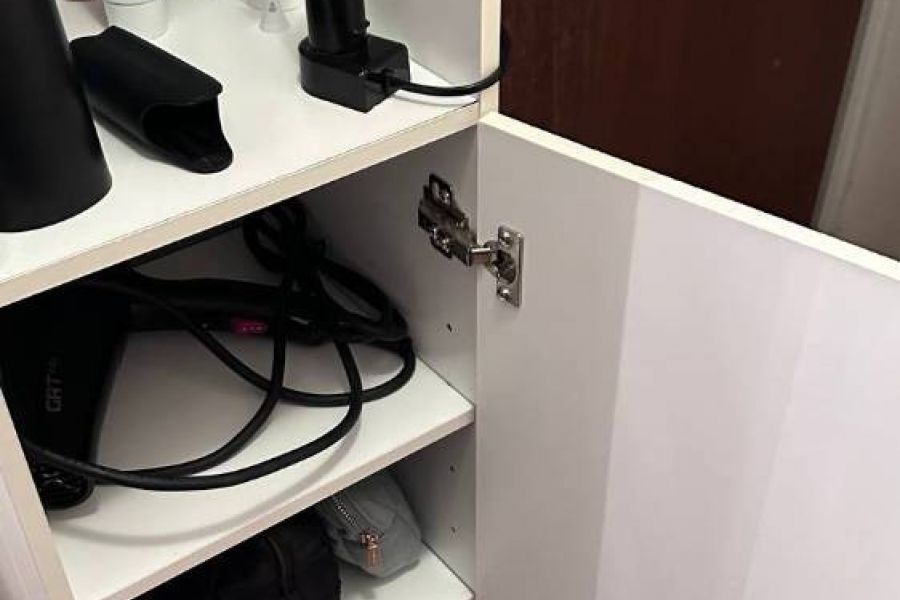 Schrank in Weiß mit & ohne Füße - Bild 2