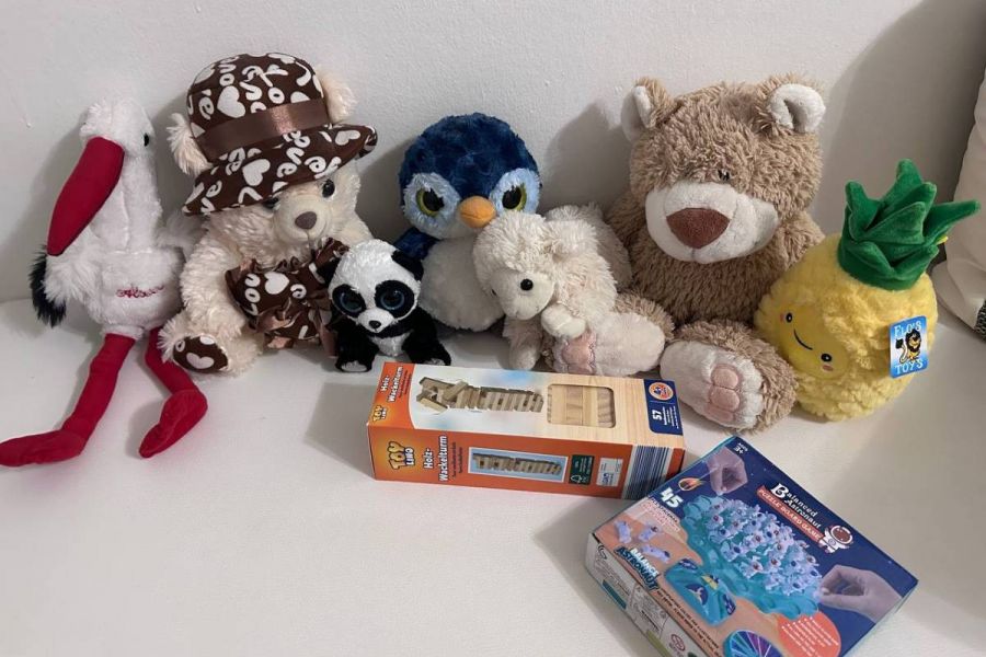 7 Puppen, ein Denkspiel und Jenga - Bild 1