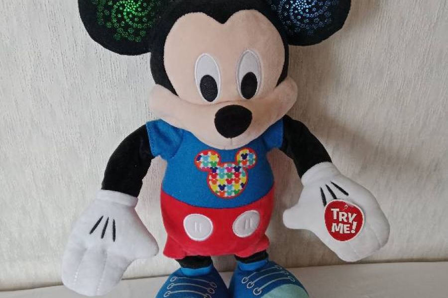 Disney Minni Maus, Ohren wechseln Farbe, macht Musik,spricht englisch - Bild 1