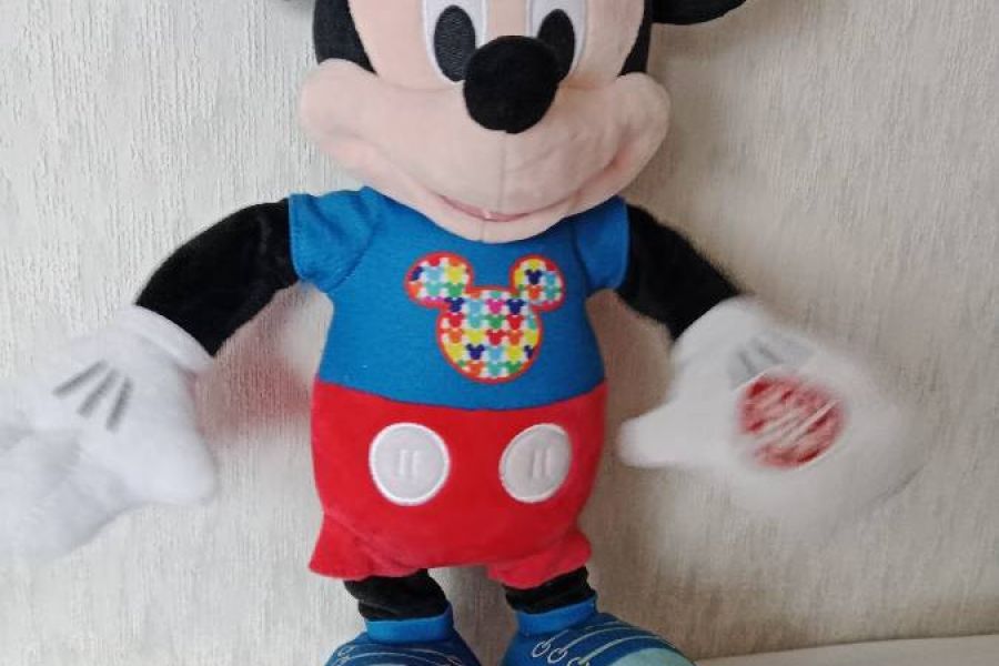 Disney Minni Maus, Ohren wechseln Farbe, macht Musik,spricht englisch - Bild 2