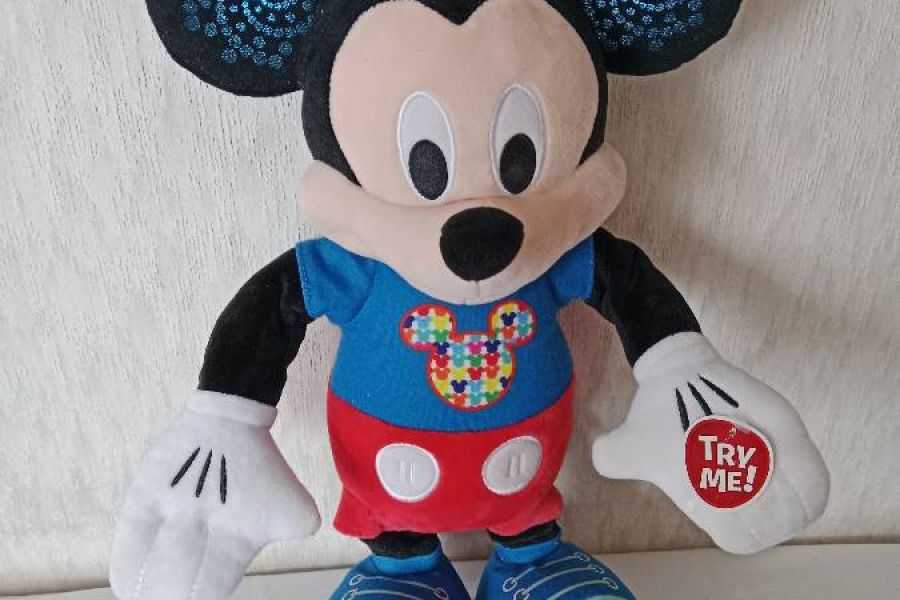 Disney Minni Maus, Ohren wechseln Farbe, macht Musik,spricht englisch - Bild 3
