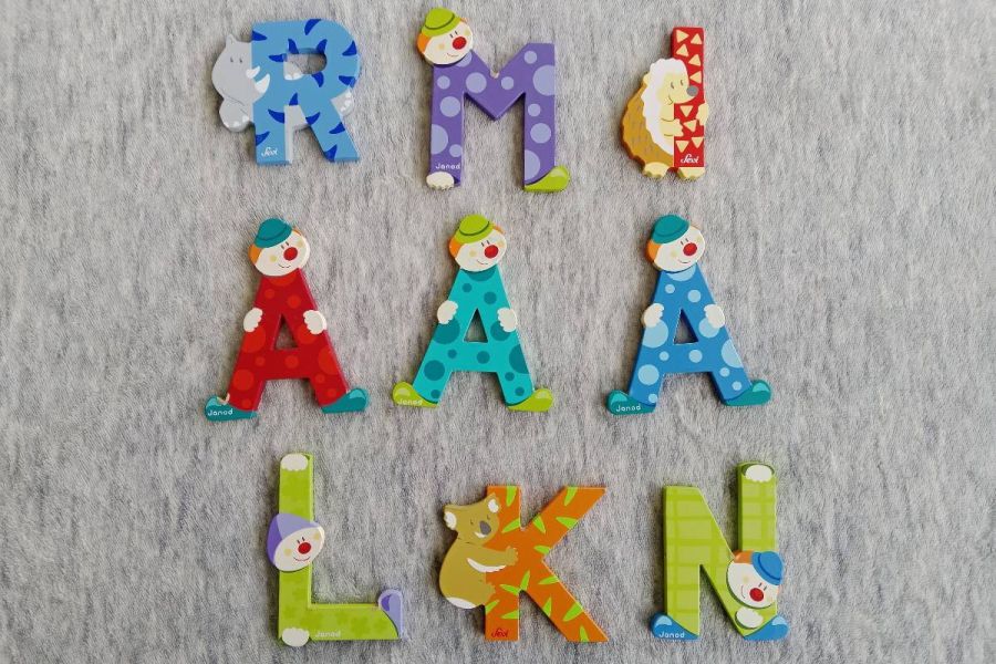 9 Teiliges Buchstaben Set zusammen mit Koffer FIXPREIS 5€/NUR SELBSTAB - Bild 2