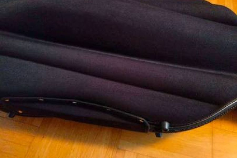Cello Hartschalenkoffer wenig benutzt 130x56 cm schwarz mit neuen Trag - Bild 1